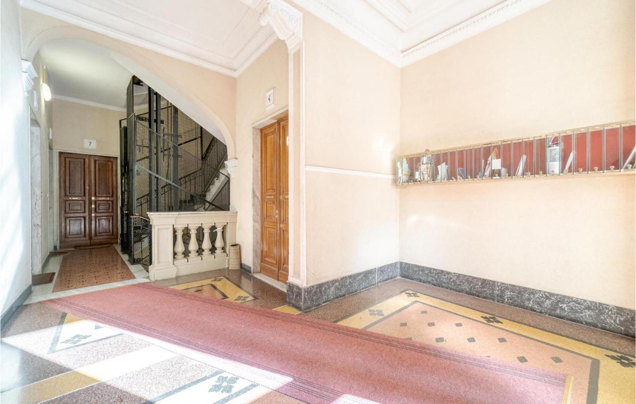 Amazing In With Kitchenette Apartment